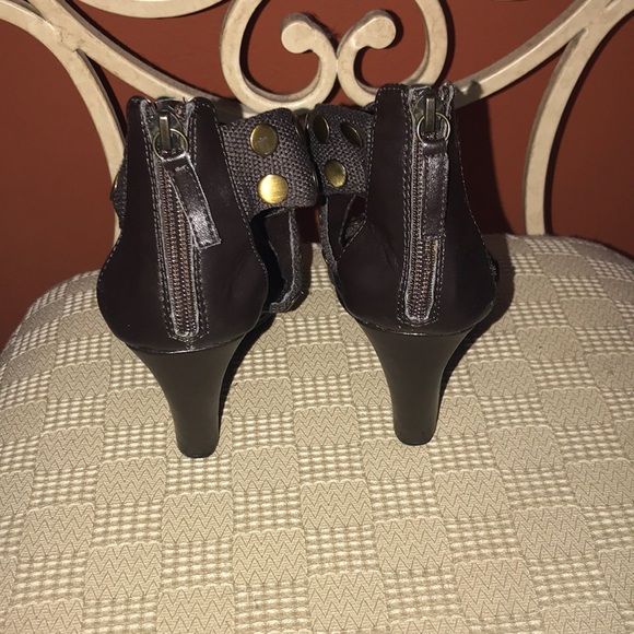 Brown and Gold Wedges - Picture 3 of 4